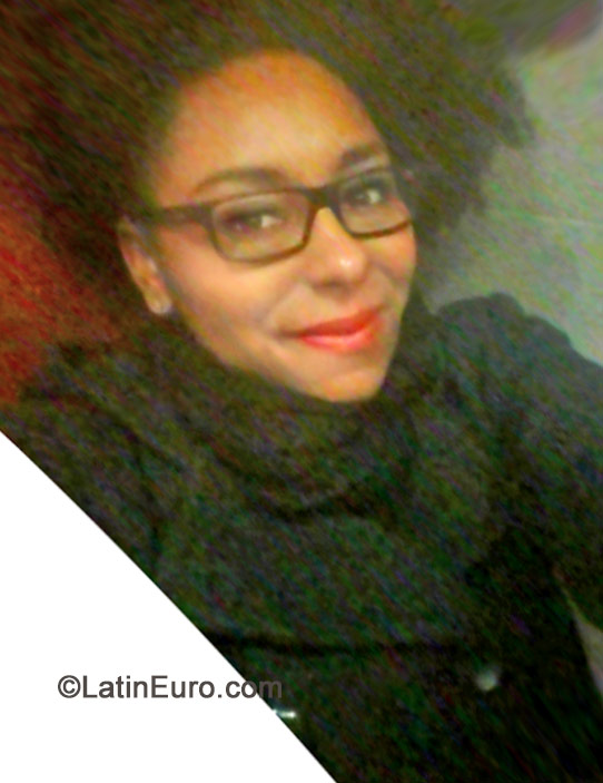 Date this charming Brazil girl Cinthia from São Paulo BR8804