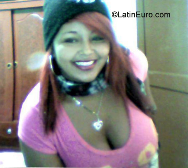 Date this happy Colombia girl Marcela from Cartagena CO15325