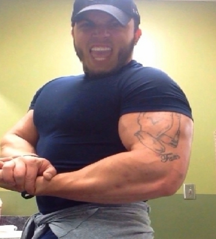 Date this voluptuous United States man James from Detroit US15096