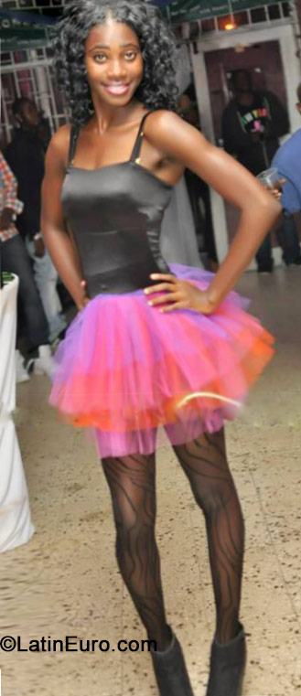 Date this nice looking Jamaica girl Simone from Kingston JM1950