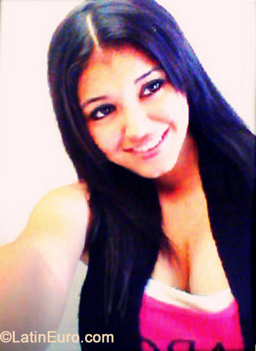 Date this passionate Honduras girl Skarleth from Tegucigalpa HN1065