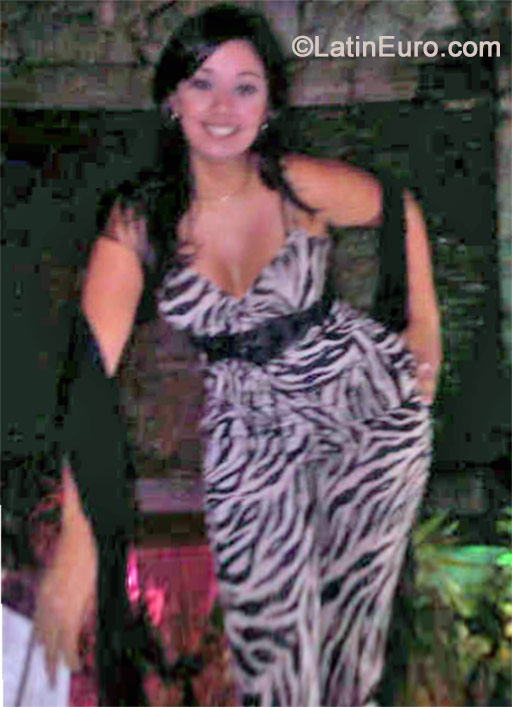 Date this passionate Venezuela girl Yamileth from Caracas VE276