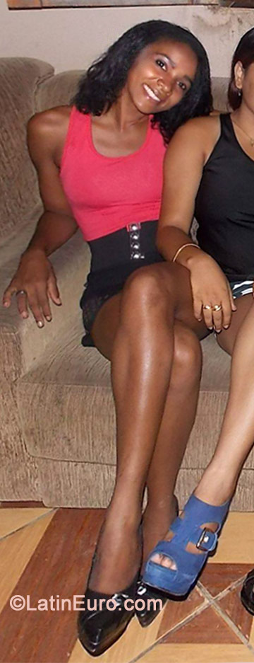 Date this delightful Brazil girl Nina from Bom Jesus Da Lapa BR8841