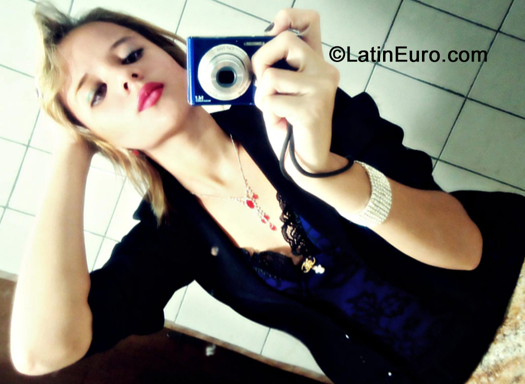 Date this voluptuous Brazil girl Jasline from Vitoria BR8853