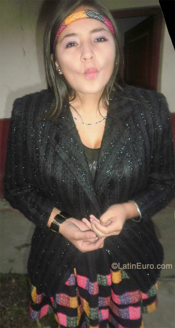 Date this good-looking Peru girl Angela from Cusco PE993