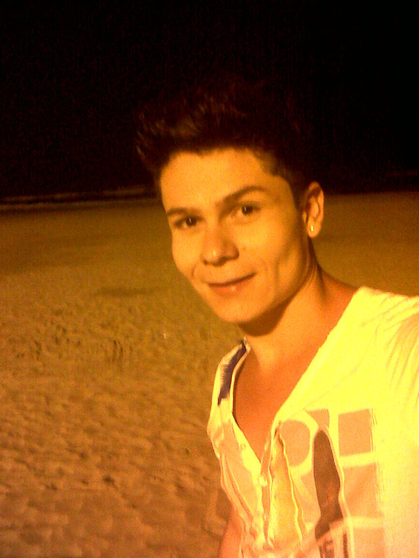 Date this beautiful Colombia man Fabian from Bucaramanga CO15448