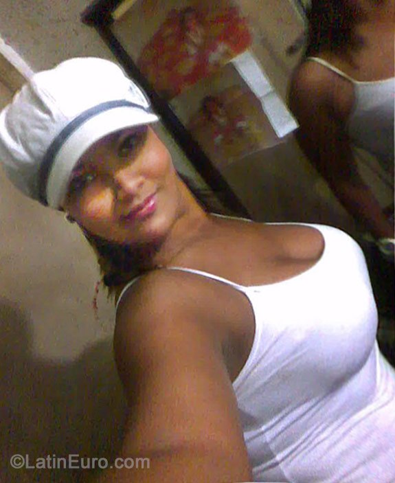 Date this georgeous Venezuela girl Aryana from Guacara VE286