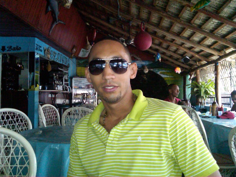 Date this delightful Dominican Republic man Ronny from Santo Domingo DO19427