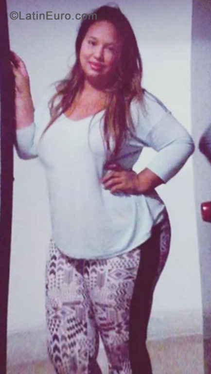 Date this good-looking Colombia girl Maria Fernanda from Barranquilla CO15516