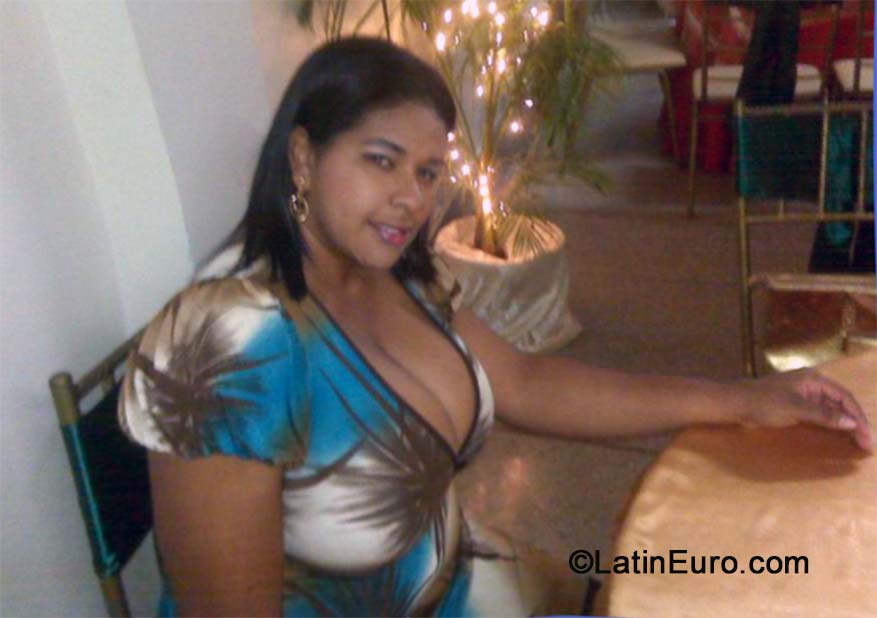 Date this voluptuous Venezuela girl Wilsie from Punto Fijo VE296