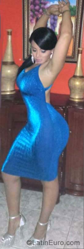 Date this hard body Dominican Republic girl Arlenis from Santo Domingo DO19689