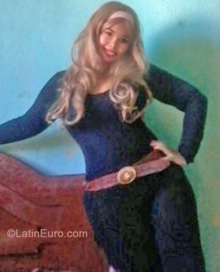 Date this hard body Brazil girl Anna lorany from Sao Sebastiao Da Grama BR8928