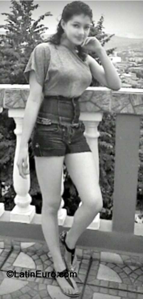 Date this beautiful Honduras girl Sara from Tegucigalpa HN1390