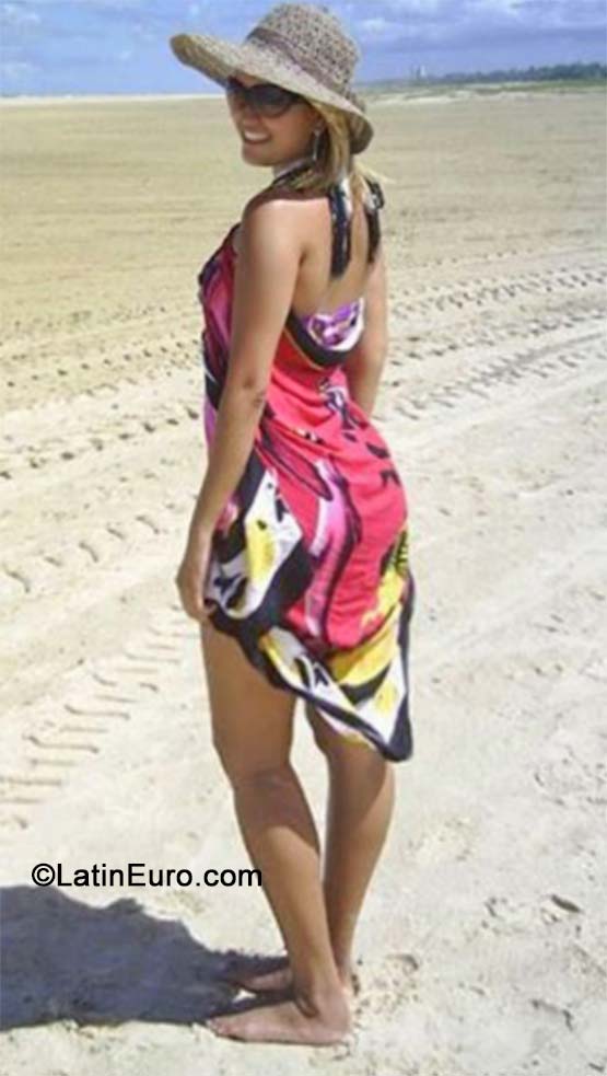 Date this delightful Brazil girl FanieAraujo from Aracaju BR8945