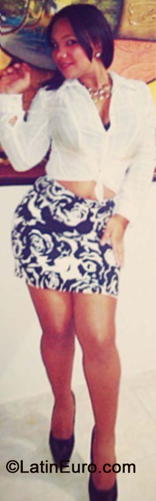 Date this stunning Dominican Republic girl Johanny from Santiago DO19825