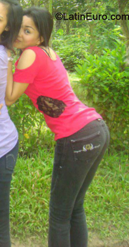 Date this nice looking Philippines girl Kaycie from Manila PH674