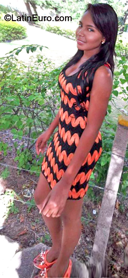 Date this young Dominican Republic girl Carol from San Cristobal DO19935