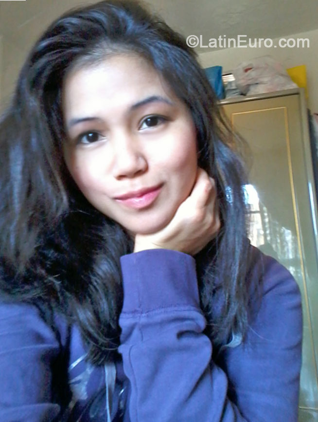 Date this passionate Philippines girl Manilyn from Tacloban City PH683