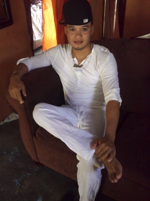 Date this young Dominican Republic man Rafael from Valdarde Mao DO19955