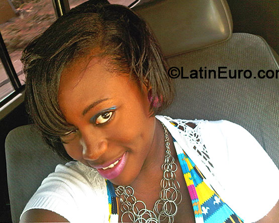 Date this foxy Jamaica girl D from Kingston JM1825