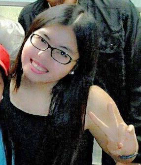 Date this gorgeous Philippines girl Julila from Manila PH690