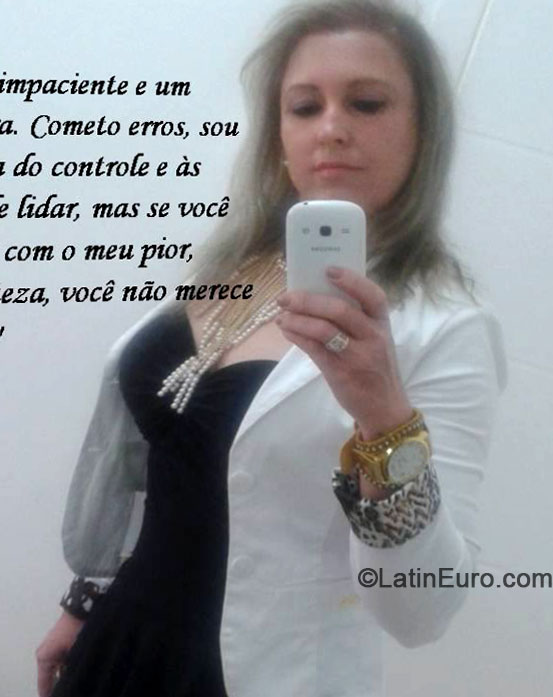 Date this voluptuous Brazil girl Fatima from Chapeco BR9000