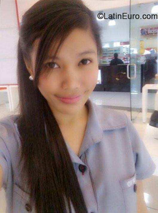 Date this hot Philippines girl Nicole from Pasig City PH698