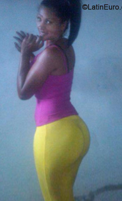 Date this tall Dominican Republic girl Diana from Santiago DO20066