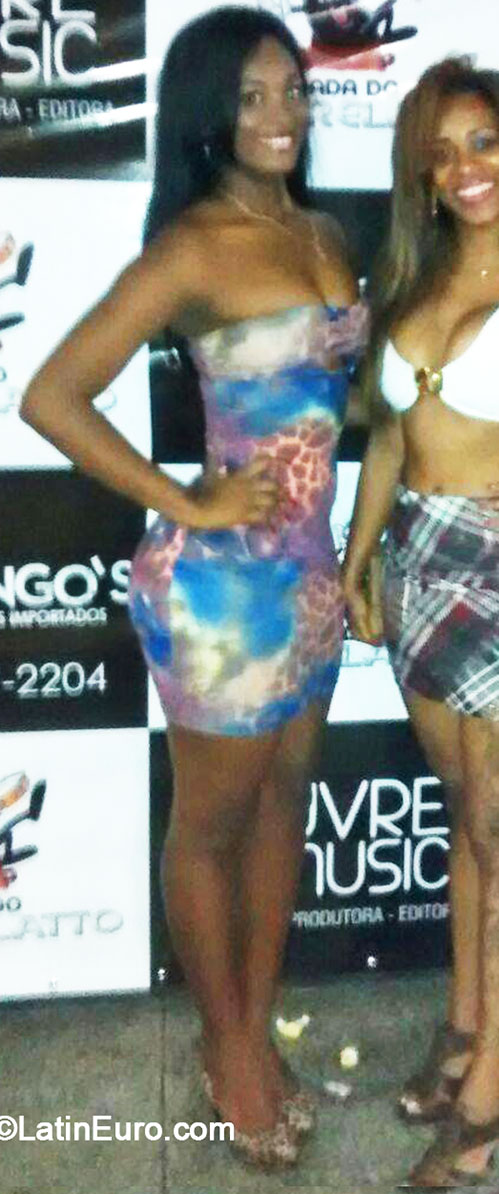 Date this tall Brazil girl Cintia from Rio De Janeiro BR9039