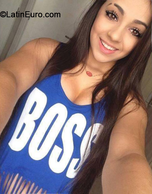Date this sensual Brazil girl Roberta from Mundo Novo BR9044