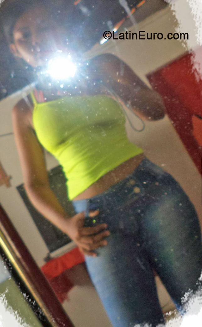 Date this gorgeous Brazil girl Silvia from Maceio BR9048