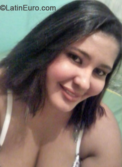 Date this athletic Brazil girl Manoely from Manaus BR9052