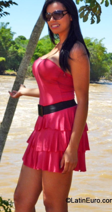 Date this pretty Brazil girl Flavia from Goiania BR9053