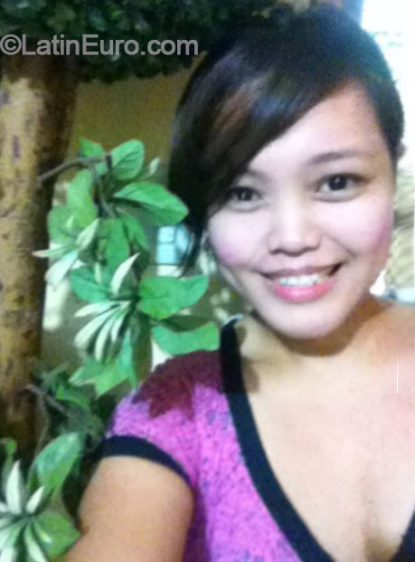 Date this exotic Philippines girl Daisyjoy from Manila PH707