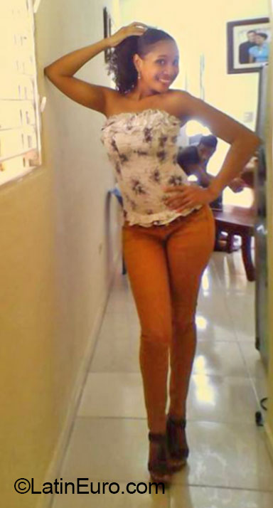 Date this beautiful Dominican Republic girl Merian from San Cristobal DO20202
