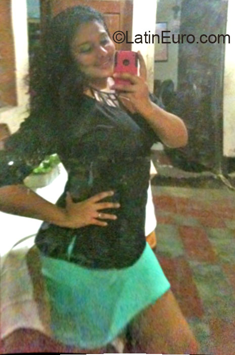 Date this sultry Nicaragua girl Regina from Managua NI175