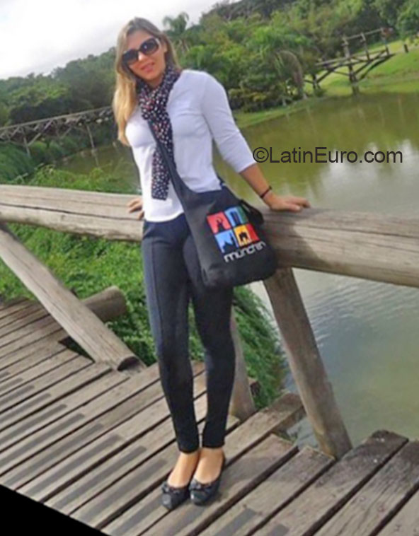 Date this nice looking Brazil girl Vera from Rio De Janeiro BR9082