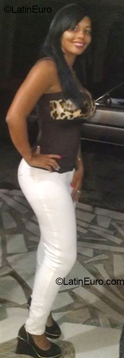 Date this hard body Dominican Republic girl Katy from Santo Domingo DO20342