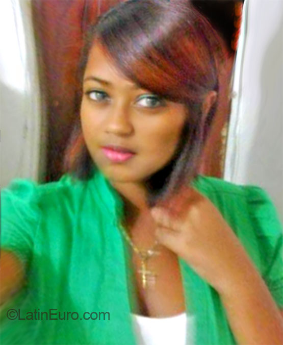 Date this voluptuous Dominican Republic girl Estrella from Santo Domingo DO20346
