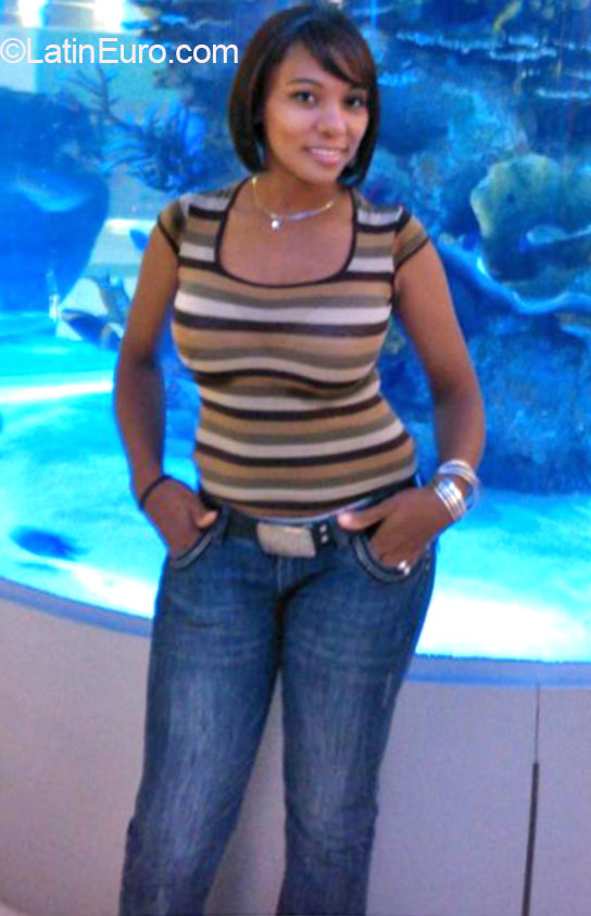 Date this charming Dominican Republic girl Margaret from Santo Domingo DO21033