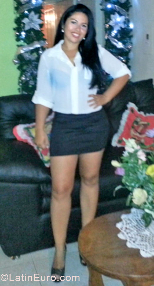 Date this pretty Venezuela girl Jackeline from Valencia VE324