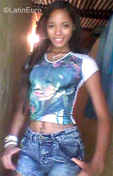 Date this voluptuous Colombia girl Alexandra from Cali CO16537