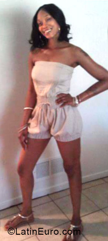 Date this hot United States girl Slim from New Orleans US15657