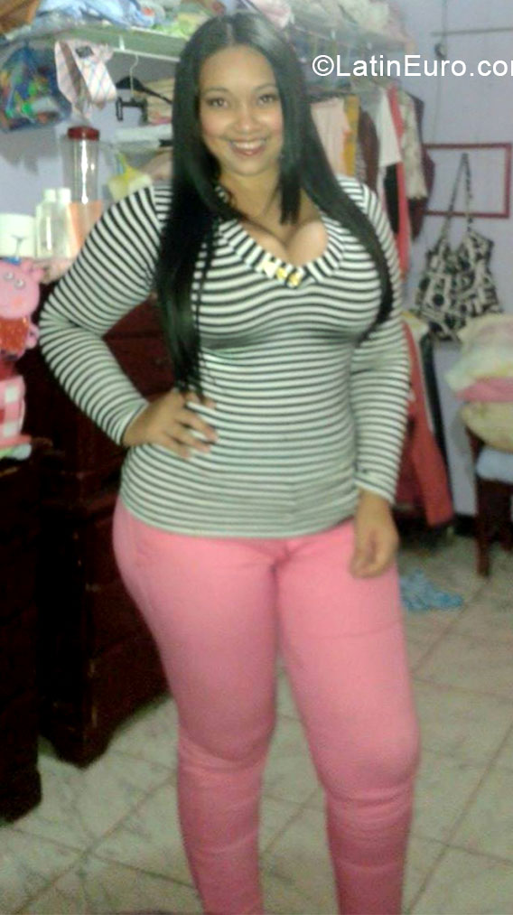 Date this voluptuous Venezuela girl Labella from Maracaibo VE331