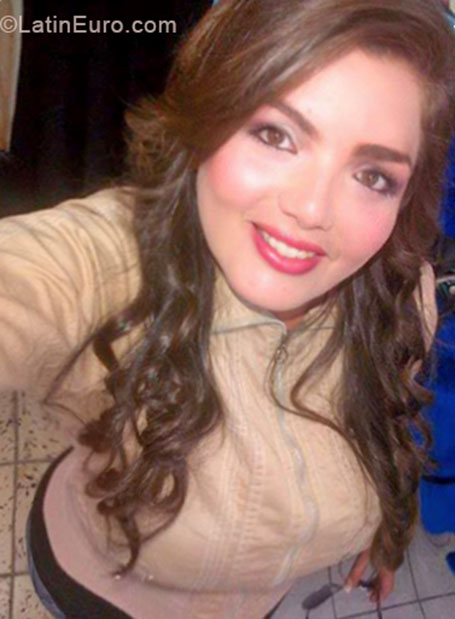 Date this cute Venezuela girl Nayreth from Merida VE333