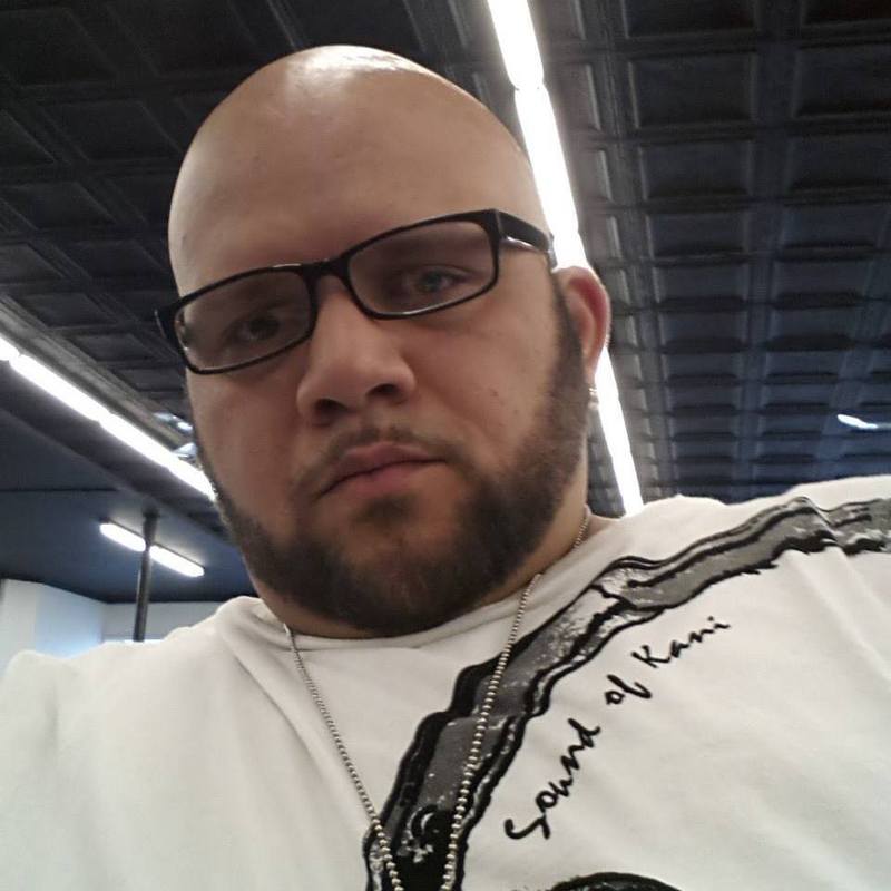 Date this hot United States man Edwin from Dorchester US15665