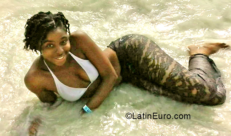 Date this passionate Jamaica girl Shari from Montego bay JM1898