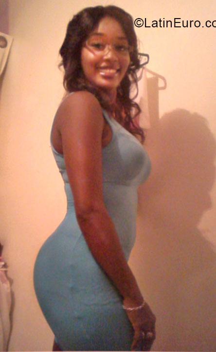 Date this attractive Dominican Republic girl Ana ely from Samana DO20657