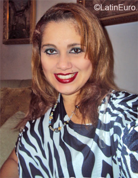 Date this stunning Venezuela girl Mary Claudia from Caracas VE345