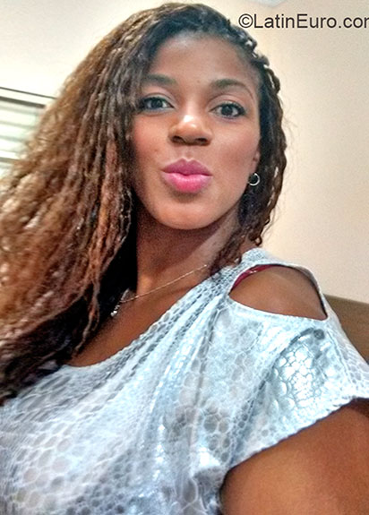 Date this hot Brazil girl Luci from Mongagua BR9143